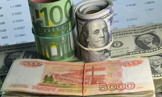 России нужно срочно наращивать импорт, чтобы слить из страны евро и доллар – эксперт