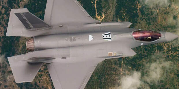 Небо над Германией под американским замком