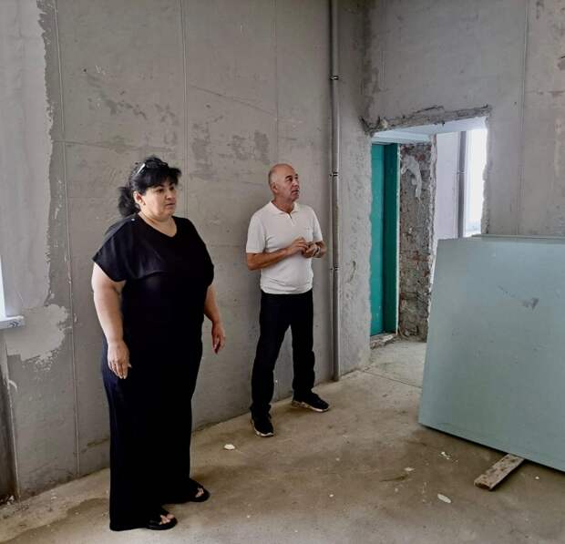 Азамат Хачмамук посетил объекты, где продолжается капитальный ремонт в рамках национального проекта "Семья"