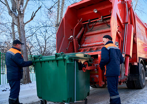 Военные коммунальщики Северного флота следят за чистотой военных городков
