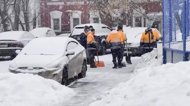 Когда за уборку снега можно не платить: почему доплата незаконна