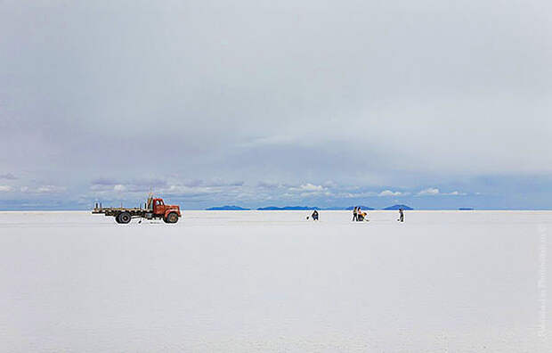 Солончак Уюни - огромное зеркало, соленое озеро Боливии