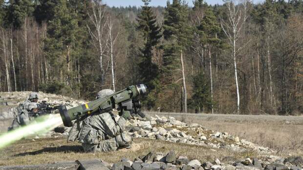 Украинский генерал Буданов заявил о первом применении американского ПТРК Javelin в Донбассе