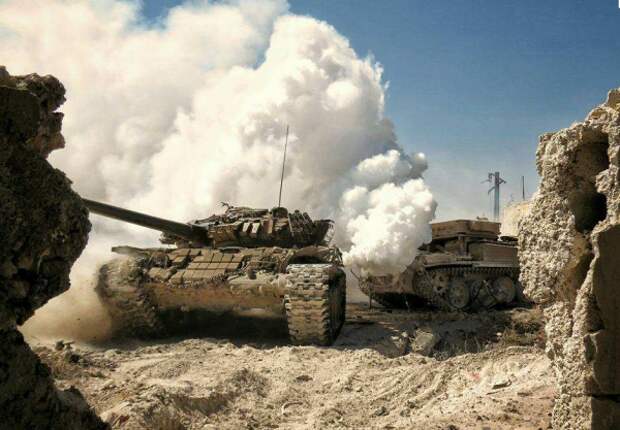 Кадры боёв: Армия Сирии ведёт мощное наступление на «Аль-Каиду» под Дамаском 
