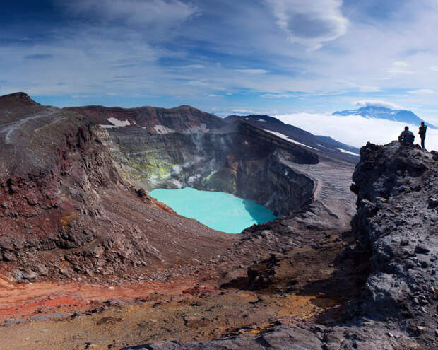 Ан, нет. Это кислотное озеро в кратере вулкана Малый Семячик на Камчатке!