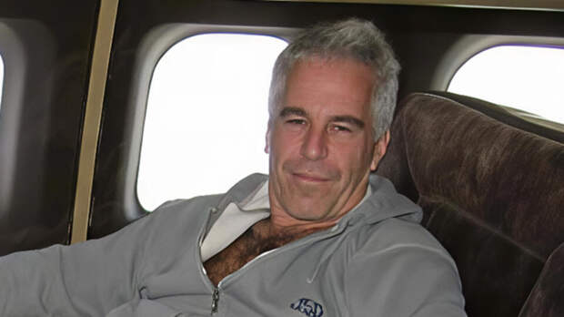 Британия проверяет военные записи полетов по делу Эпштейна