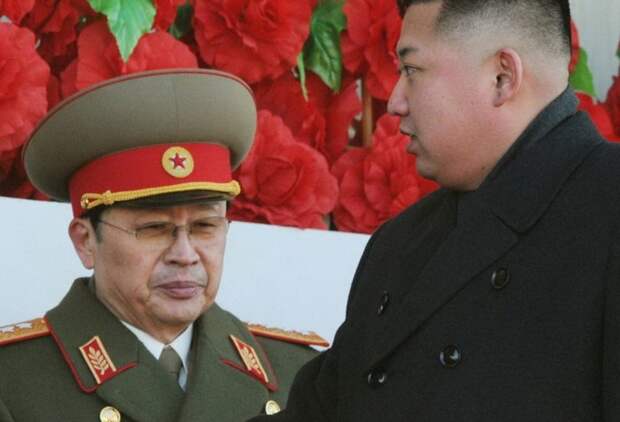 Чан Сон Тхэк и Ким Чен Ын во времена вершины могущества дяди Великого руководителя
