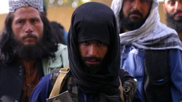 https://ichef.bbci.co.uk/news/640/cpsprodpb/6F2B/production/_119895482_talibanfighterlook.jpg