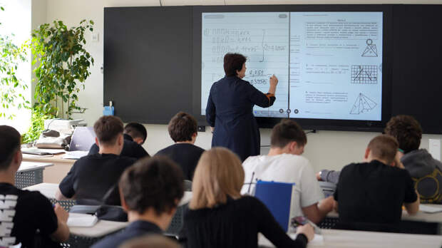 Патрушев рекомендовал повысить зарплаты педагогам уже с 2027 года