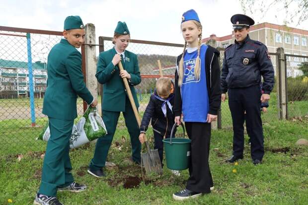 В Адыгее проходят патриотические мероприятия с участием школьников
