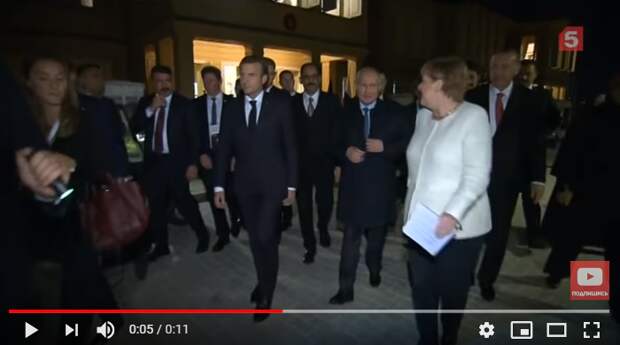 Появилось видео, как Меркель по-русски спрашивает у Путина про «сибирское пальто»