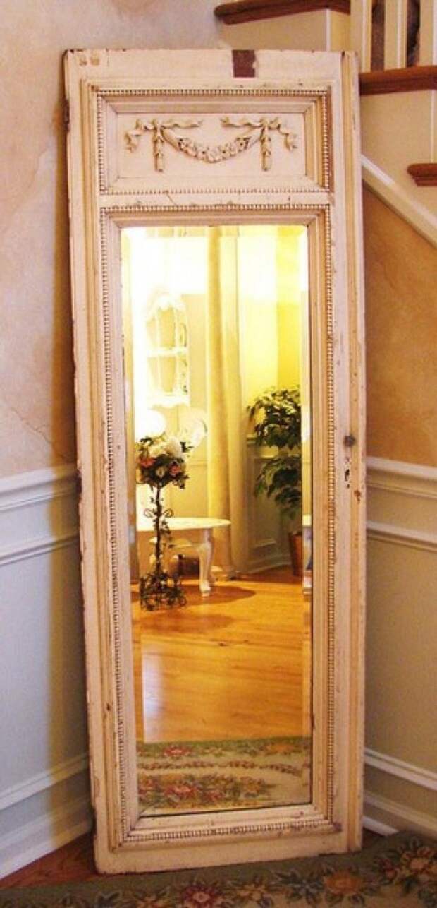 Дверь наоборот можно застарить еще больше и вставить туда зеркало, превратив в винтажную деталь интерьеров двери, полезные советы, своими руками, сделай сам, фото