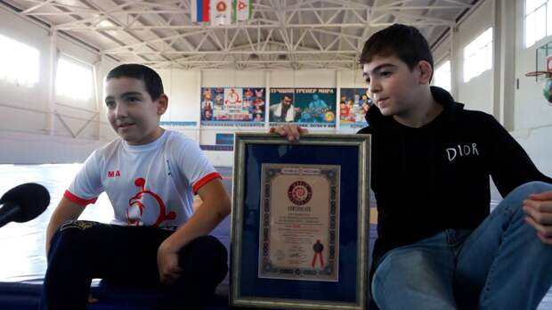 Школьники из Ингушетии побили мировые рекорды по планке и отжиманиям