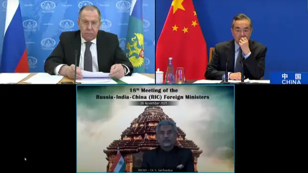 «Столкнулись с масштабными вызовами»: Лавров о международных отношениях в период пандемии