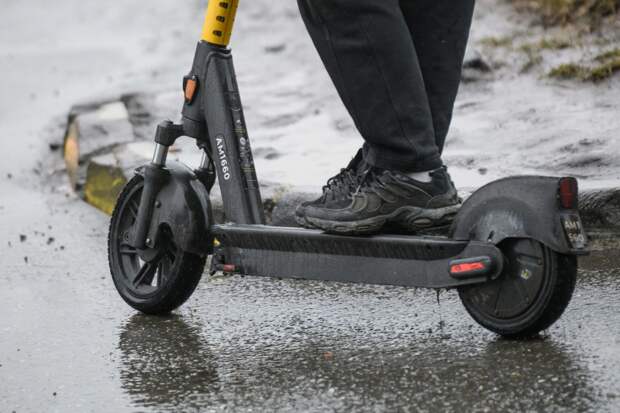 Эксперт Манн: чипирование самокатов позволит автоматически выписывать штрафы