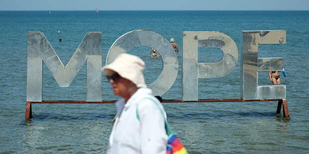 Пустые отели, мазутные берега: как Анапа теряет десятки миллиардов из-за «отмененного» сезона