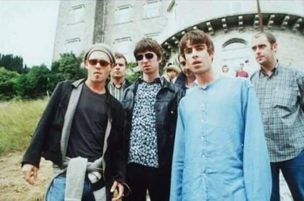 Джонни Депп и британская группа Oasis