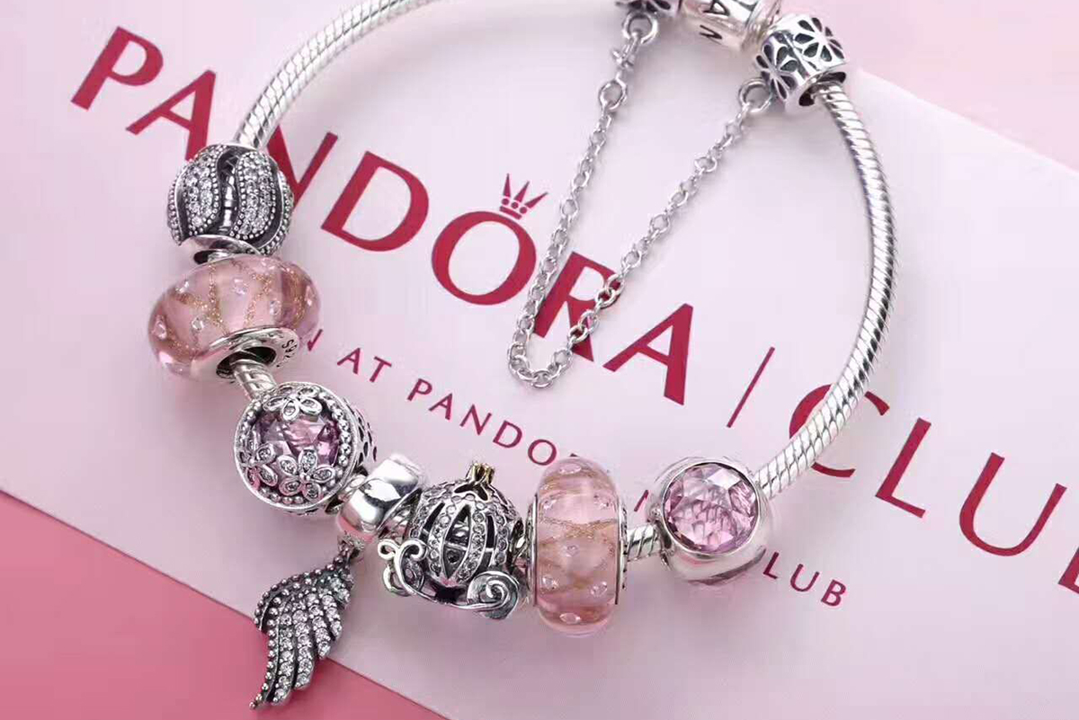 Pandora отказалась от использования натуральных алмазов