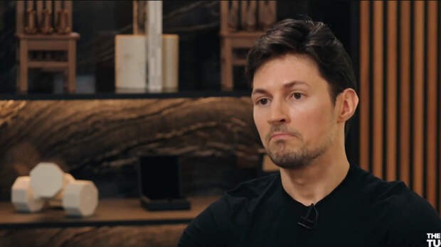 Что означают два стула позади Дурова во время интервью Карлсону?