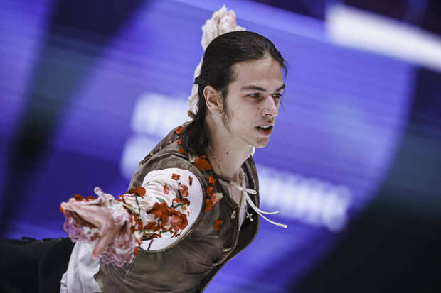 Петр Гуменник занимает пятое место в после третьей разминки короткой программы Олимпиады