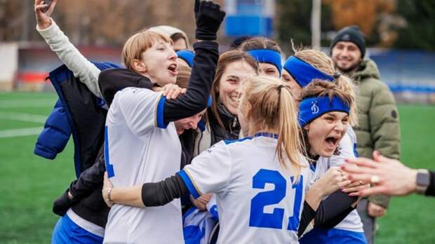 В Барнауле пройдет турнир по футболу среди женских команд "Весенний кубок Лига мам"
