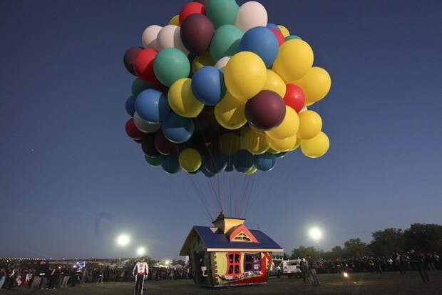 uphouse 3 Вверх на воздушных шарах