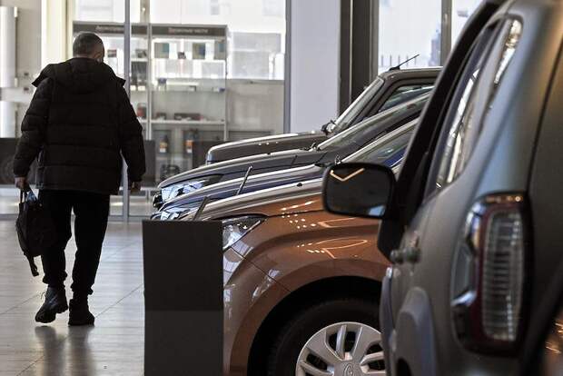 Российский бизнес начал избавляться от автомобилей