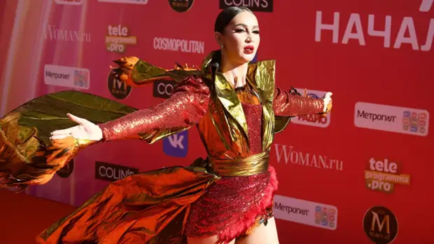 Бузова назвала автора своих образов