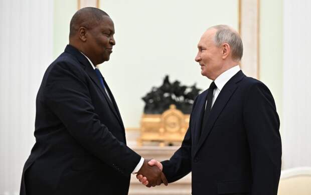Владимир Путин и президент ЦАР Фостен Арканж Туадера
