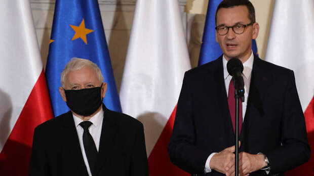 В Польше задаются вопросом, насколько стабильным будет правительство, в котором премьер Матеуш Моравецкий (справа) будет де-факто находиться в подчинении вице-премьера Ярослава Качиньского
