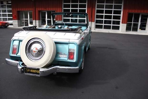 На аукцион выставлен Jeep Jeepster Commando Convertible (53 фото)