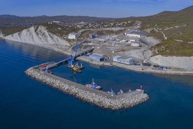 Недалеко от Новороссийска греческий танкер был атакован «неизвестным объектом