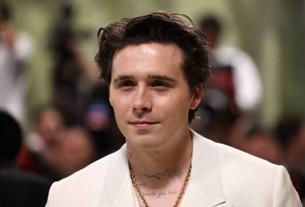 Экс-ассистентка Бекхэма поддержала его сына после скандальных высказываний о родителях