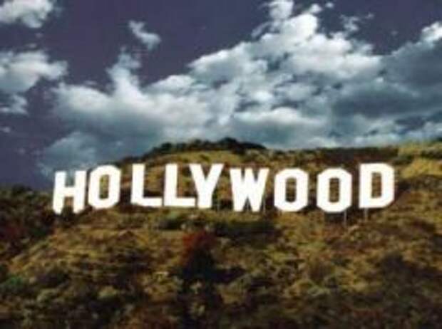 В Лос-Анджелесе на склоне горы появилась знаменитая надпись «Hollywood»