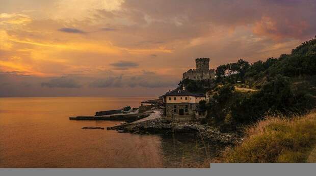 Гора Афон в Греции – место, куда не ступает нога женщины