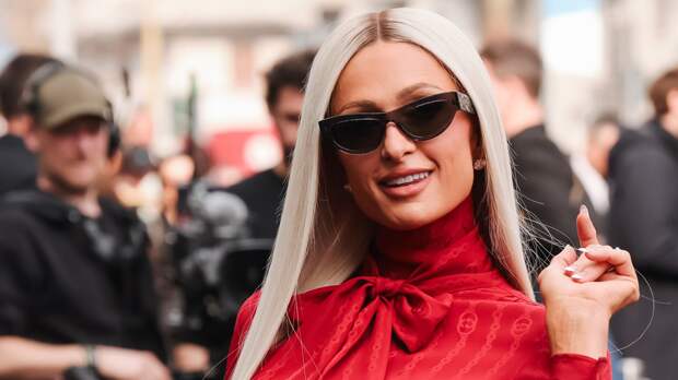 45-летняя Пэрис Хилтон разделась догола для рекламы собственного бренда