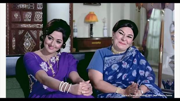 Сыгравшая близняшек актриса и танцовщица Хема Малини стала не только депутатом индийского парламента, но и кумиром всех женщин СССР. Фото: Кадр из фильма «Зита и Гита» (1972 г)