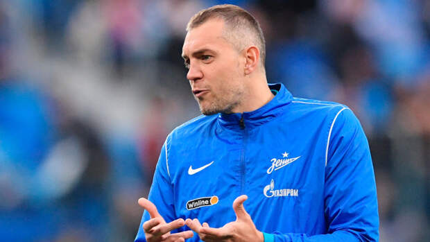 Тренер Тарханов заявил, что Дзюба усилил бы "Сочи", "Краснодар" и ЦСКА