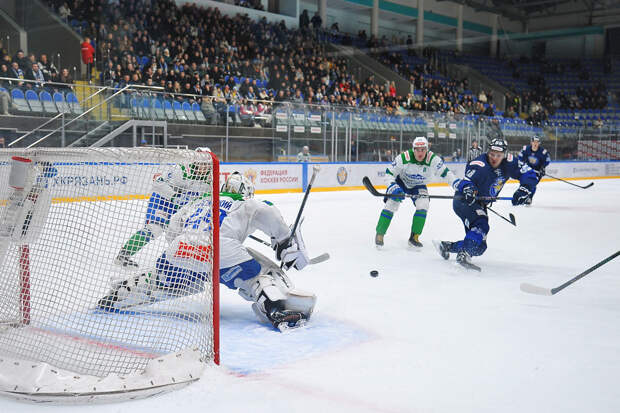 Хоккеисты «Рязани-ВДВ» выиграли домашний матч у «Тороса»