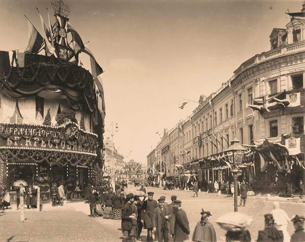 Москва 1896 год, где-то около этих домов и шла та знаменитая гулянка на все генеральское жалование