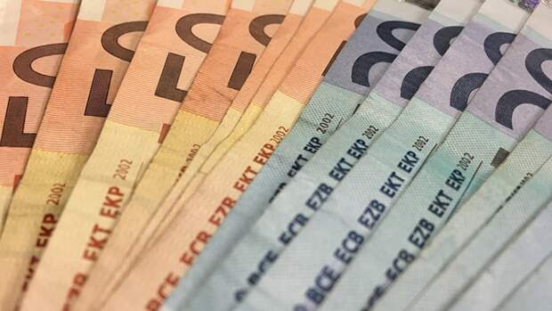 Биржевой курс евро опустился ниже 86 рублей