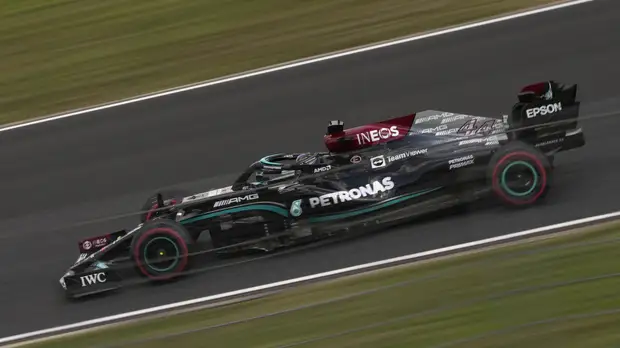 Хэмилтон оштрафован на 10 позиций на Гран-при Турции из-за замены двигателя