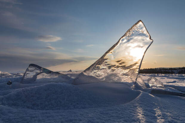Песня льда: 20 снимков, демонстрирующих магическую красоту озера Байкал