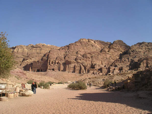 Панорама царских гробниц / Фото из Иордании