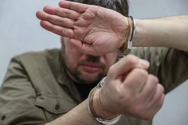 Кузбассовец избил бывшую жену во время застолья: на помощь пришли женщине росгвардейцы