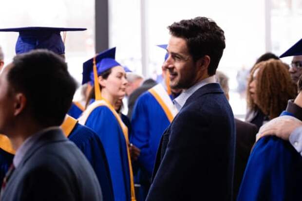 A Face in the Crowd - Good Witch Season 5 Episode 10