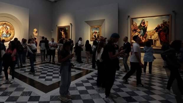 Турист упал в галерее Уффици и повредил полотно XVII века