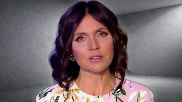 «Никаких диет, просто много работы»: 48-летняя Анастасия Чернобровина раскрыла секрет стройности и показала мужа-дизайнера