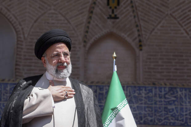 Reuters: жизнь президента Ирана Раиси под угрозой после крушения вертолета