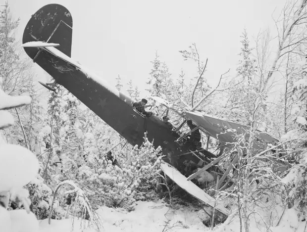 Сбитый советский самолет